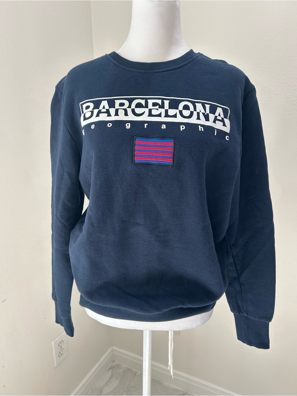 Barcelona Design Navy Blue Crewneck Sweatshirt With Graphic